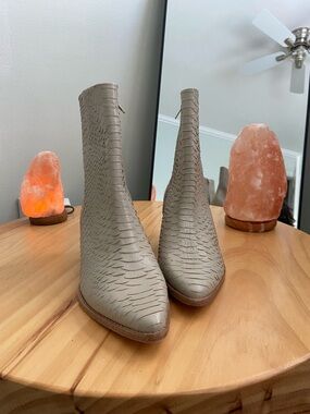 Matisse Caty Western-inspired ankle boots featuring ivory snake-embossed leather